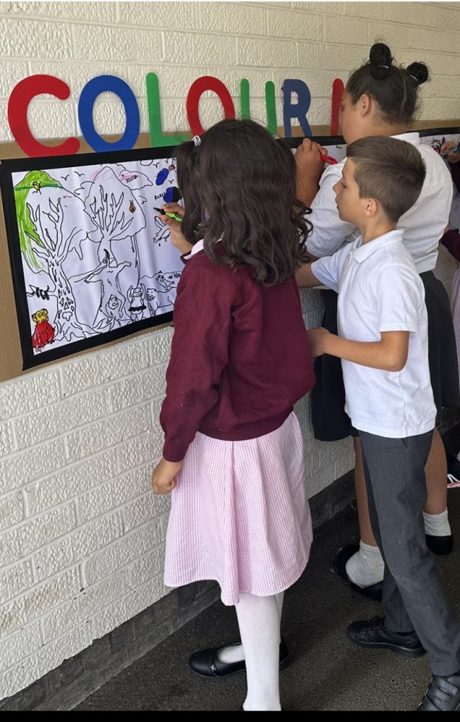 Crowd colouring